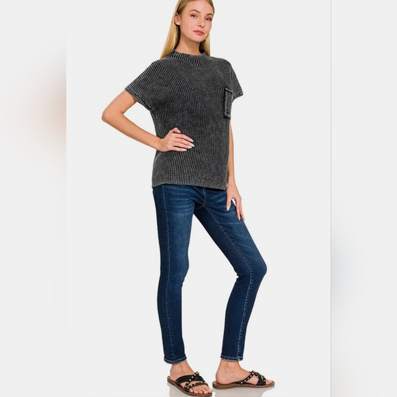 Zenana Pocketed Mock Neck Short Sleeve Sweater - Picture 4 of 6